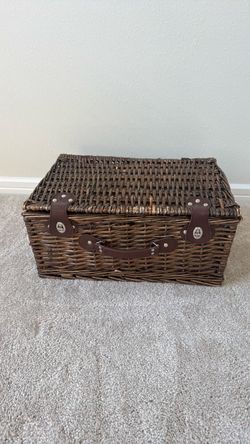 Wicker Picnic Basket with Leather Clasps