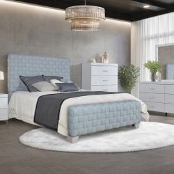 Brand New 4 pc Saree light teal chenille fabric white finish wood queen bedroom set