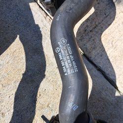 Mercedes W212 W204 E Class C Class Coolant Hose with Auxiliary Pump and Thermostat Housing