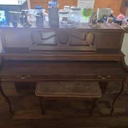 Baldwin piano