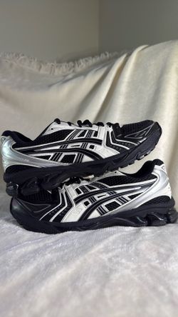🔥 ASICS GEL KAYANO 14 – 8 US Size – 100% Authentic 🔥