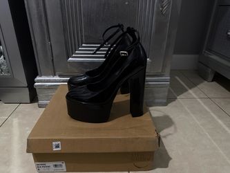 Steve Madden Skyrise Platform Heels Black Patent