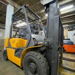 Pneumatic Tires Komatsu Forklift For Sale 