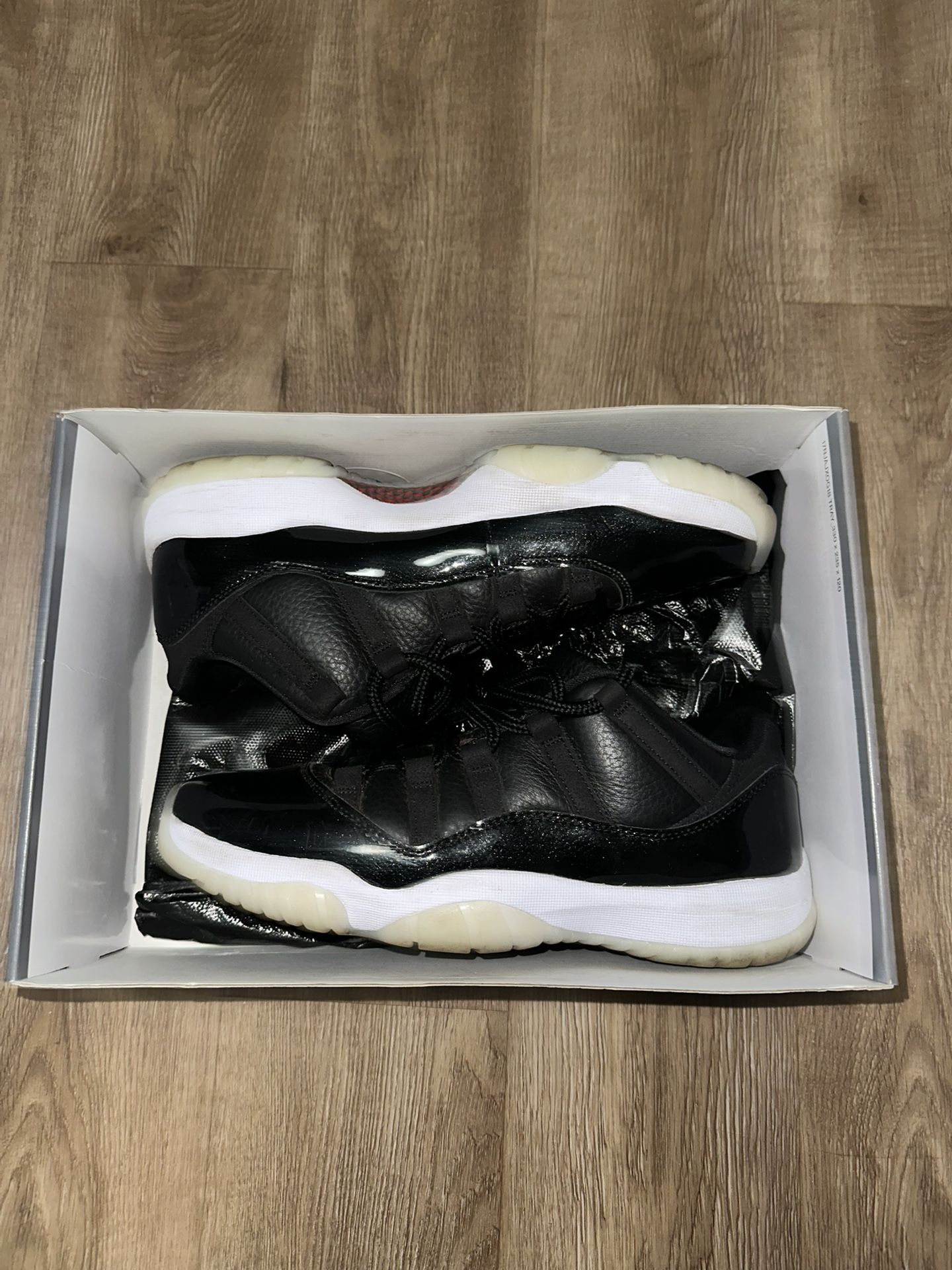 Jordan 11 Low 72-10