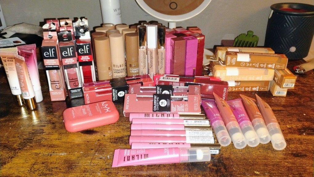 *DISCOUNT MAKEUP*