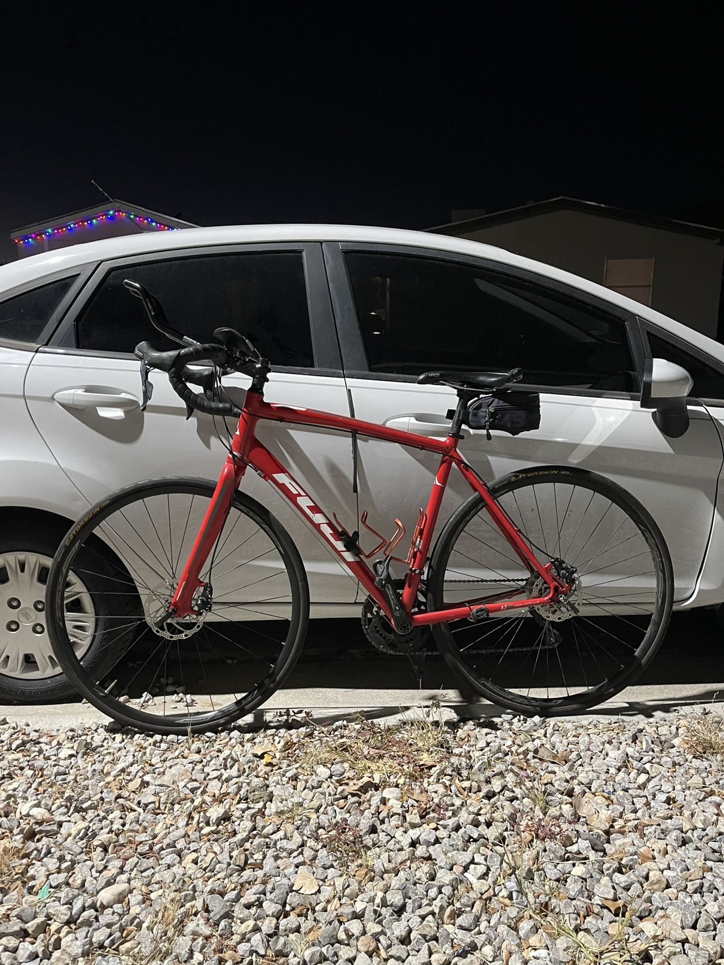 Fuji Sportif LE 2.0 Disc Road Bike/Gravel-2017 700cc Wheels-Carbón Fork-Size Medium-Just needs a little cleaning Habló Español-Very little negotiable