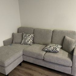 Living Spaces Gray Cloth Couch w/Chaise 