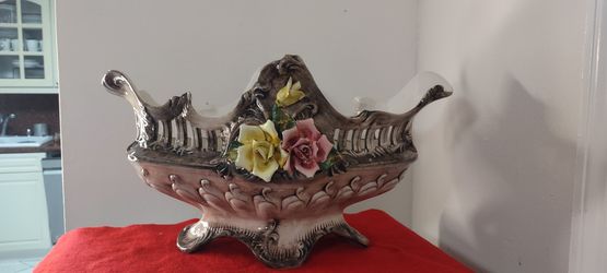 Exquisite Italian CAPODIMONTE Large Centerpiece Footed Bowl/Tureen w/ HM ROSES