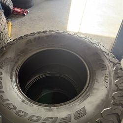 37x12.50r17 BFG Ko2 Tires More Then 50%