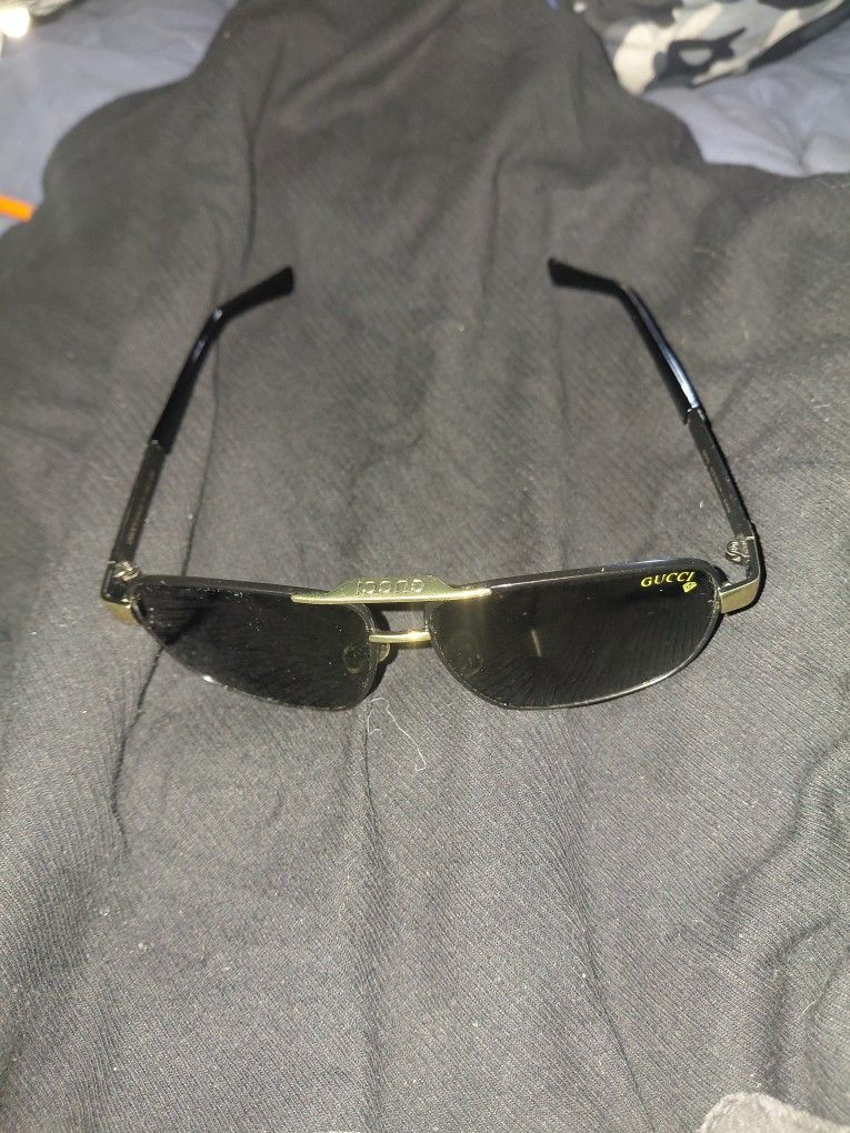 Men's Gucci Aviator Sunglasses, Gold N Black Frames