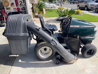 Riding lawnmower