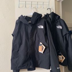 Men Brand New North Face Jacket Size Small 