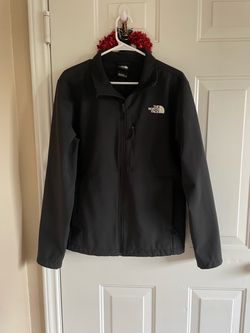 The North Face Black Jacket – Great Condition 🖤