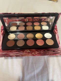 Pat McGrath labs eyeshadow palette