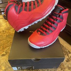 NEW MENS JORDAN 10 RETRO BULLS OVER BROADWAY 705178-601 SIZE 9.5 SHOES
