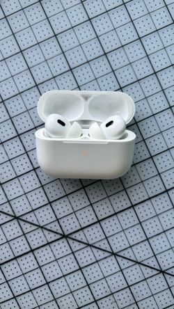 Apple AirPods Pro (2nd Gen) w/ MagSafe Case – Used, Fully Working, Good Condition