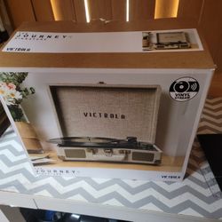 Victoria Record Player The Journey Signature