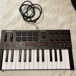 Akai MPK Mini 4