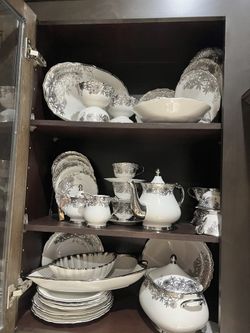 Eight People Serving China Set Complete Set Included, Tea Set, And Dessert Set