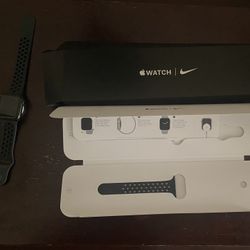 Nike Apple Watch With Box/charger/S,M,L Wrist Bands 