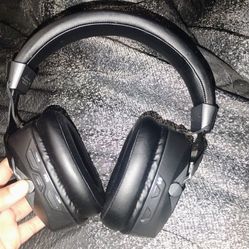 Selling gaming headphones for very cheap