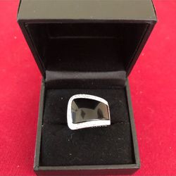 Sterling silver and black ring size 6 new in the box