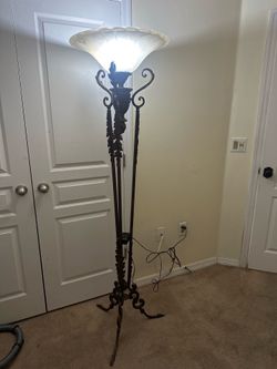 Floor lamp