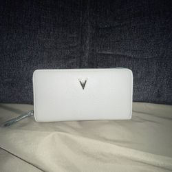 Vanessa Williams Wallet