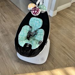 4moms Mamaroo Baby Swing. 