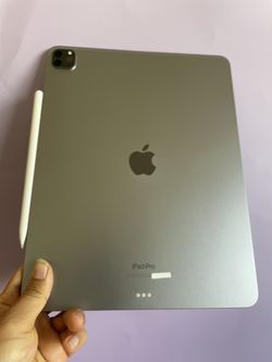 Apple IPad Pro 12.9” 6th Generation (M2 chip / Liquid XDR display/ 2022 ) 128GB with keyboard, pen & Accessories (1TB $1099) 