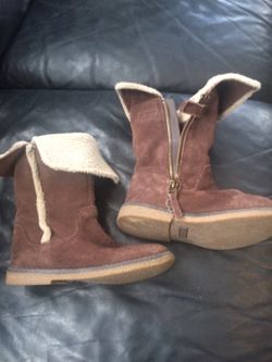 Size 11 little girl timberland leather boots with shearling inners