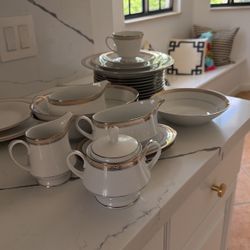 Fine China Real Platinum And Gold  Full Set For 16 People 