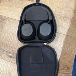 Sony XM5 Wireless headphones