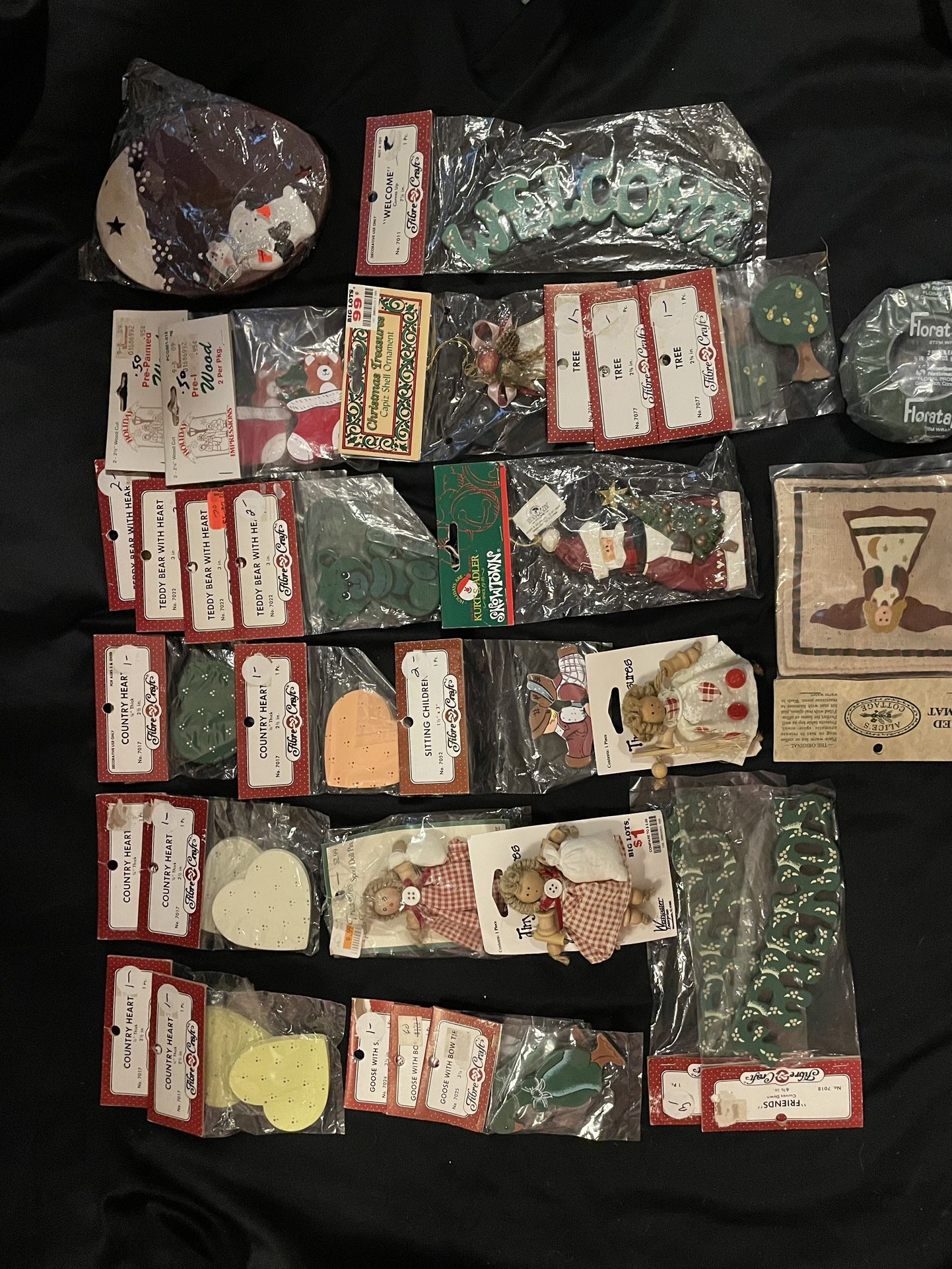 Christmas Craft Supplies- Country Heart and others- 30pcs- most new unopened LOTC