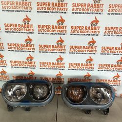 2008 Challenger Headlight Pair Driver Passenger Halogen 2014