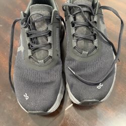 New OC 9 Women’s Worn Inside A Couple Times 