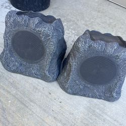 Solar Charging Bluetooth Rock Speaker