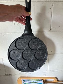 Like New! 10” Emoji Smiley Face Mini Pancake Pan