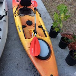 FISHING KAYAK W/paddle