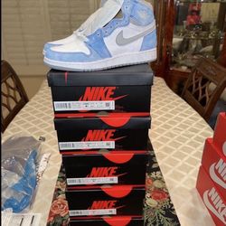 Air Jordan 1 High Hyper Royal GS Size 6 BRAND NEW