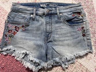 Women shorts