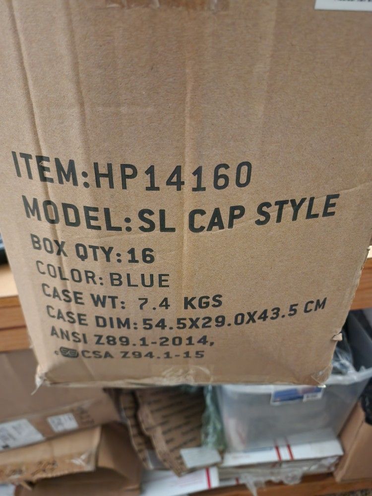 10 Pyramex Hard Hat 4pt Ratchet Suspension.