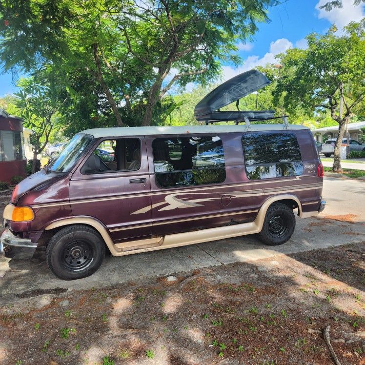 2000 Dodge Ram Van