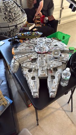 LEGO Star Wars UCS Millennium Falcon 75192 7541pcs  w/ Box and instructions