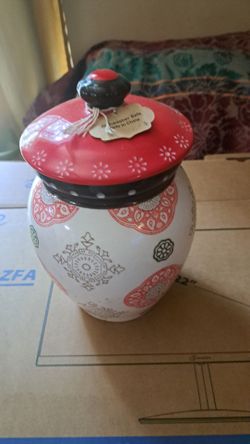Cookie jar