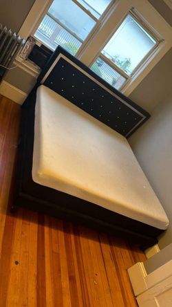 Bed with mattre