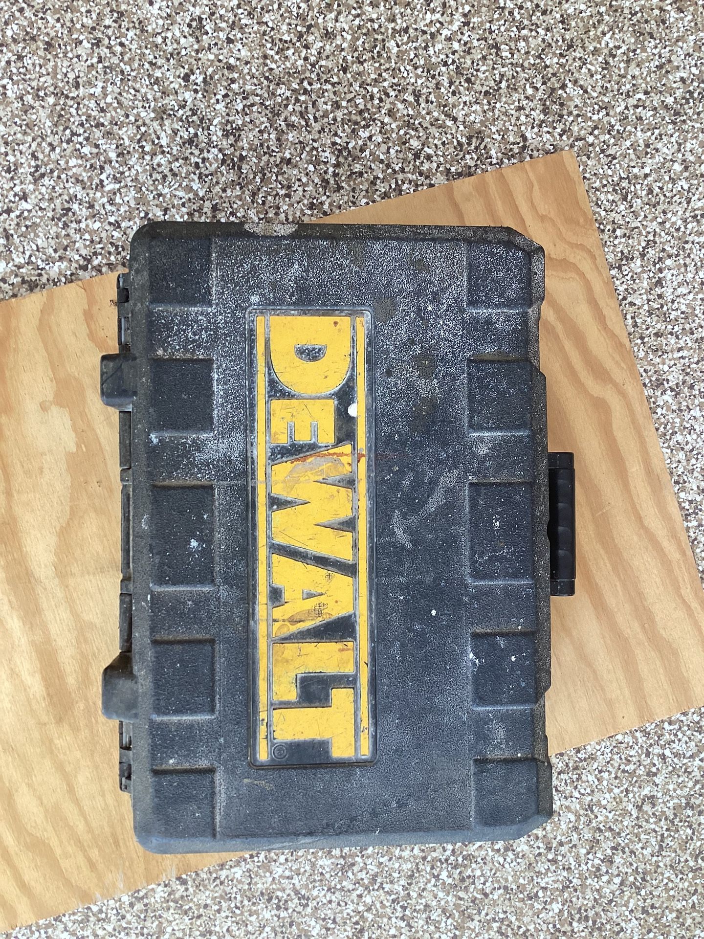 Dewalt Cordless Circular Saw And Drill Set