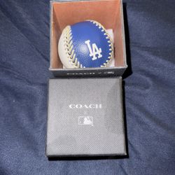 Los Angeles Dodgers Paperweight And Mini Boxing Gloves 