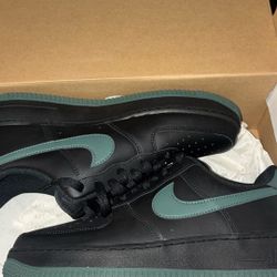 Air Force 1 Black Vintage Green  SIZE 9 