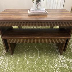 Wood Top Dinning Room Table With Benches